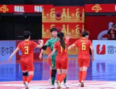 中国女足球员积极备战，力求取得好成绩